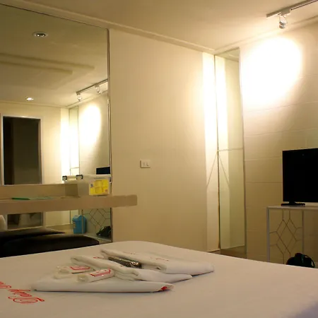 Daisy Hotel